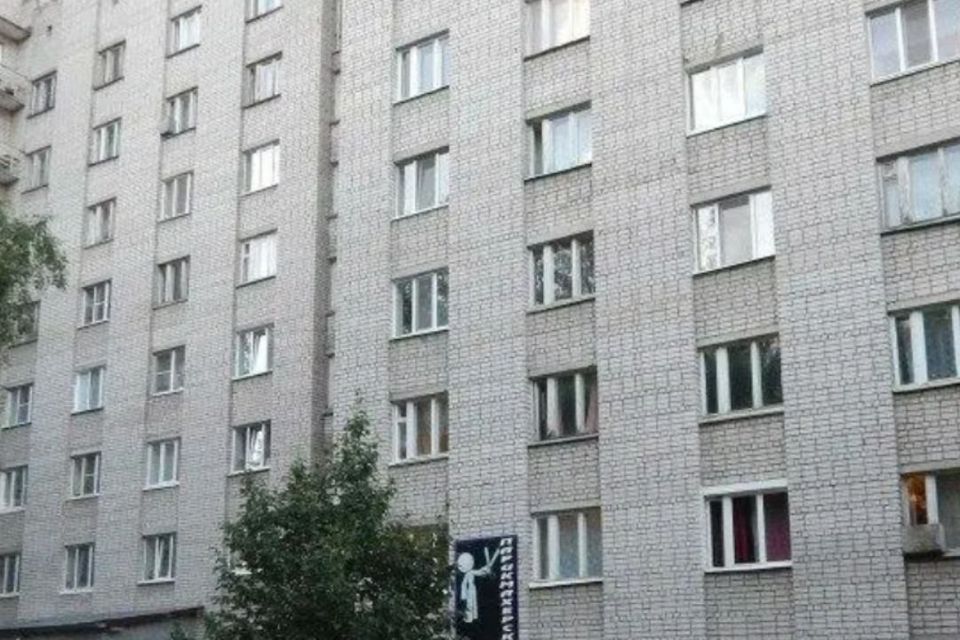 Продаётся 4 комнаты в 4-комн. квартире, 17.2 м²