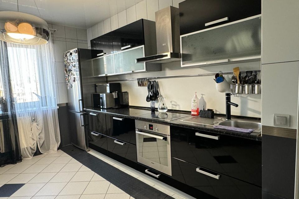 Продаётся 3-комнатная квартира, 119.2 м²