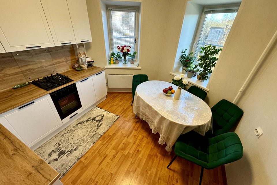 Продаётся 1-комнатная квартира, 42 м²