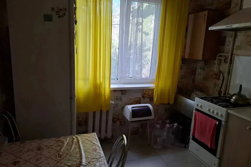 Продаётся 4-комнатная квартира, 80 м²