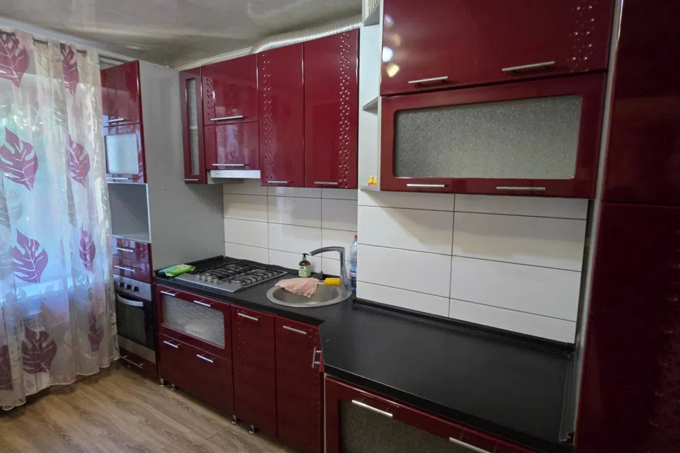 Продаётся 4-комнатная квартира, 82.5 м²