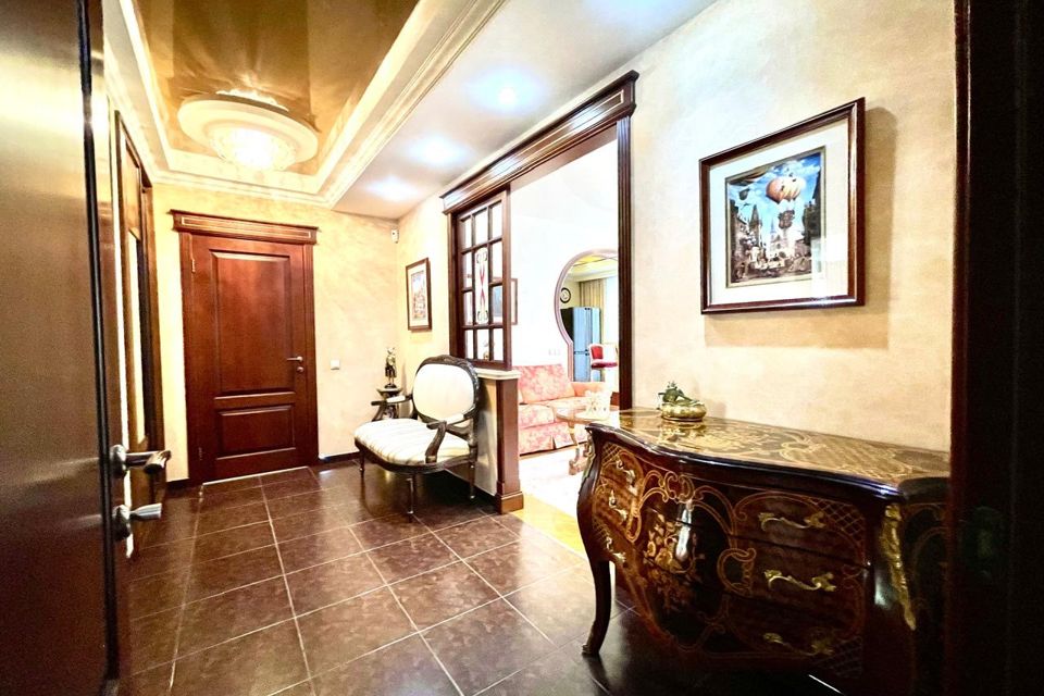 Продаётся 2-комнатная квартира, 82 м²