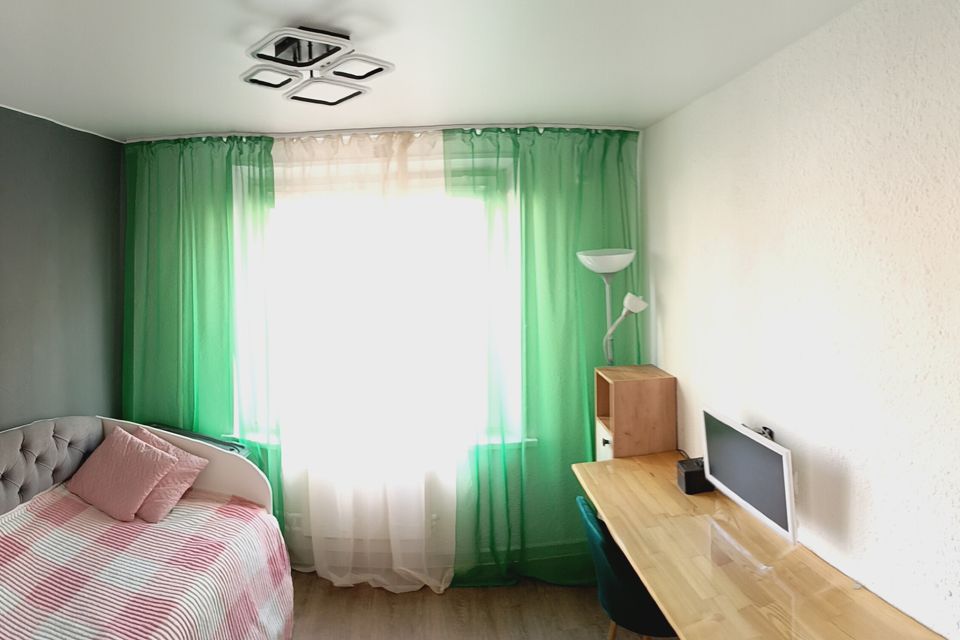 Продаётся комната в 3-комн. квартире, 11.6 м²