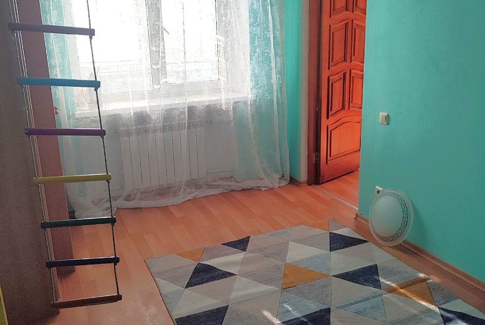 Продаётся 3-комнатная квартира, 65 м²