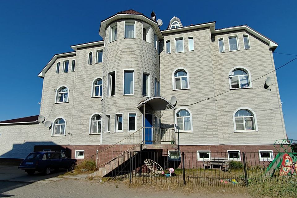 Продаётся 3-комнатная квартира, 101.6 м²
