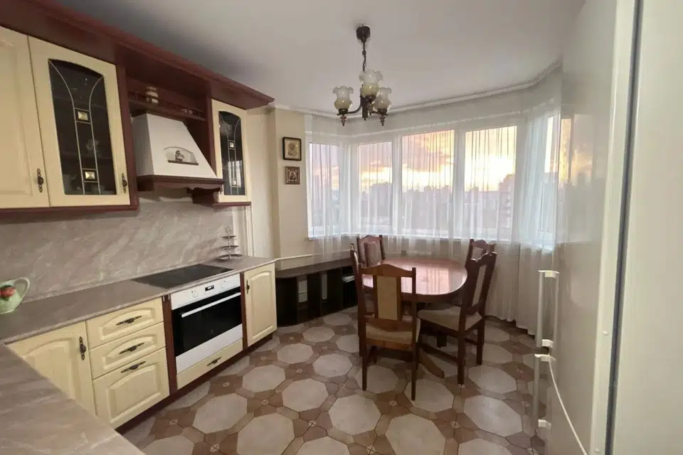 Продаётся 3-комнатная квартира, 76.2 м²
