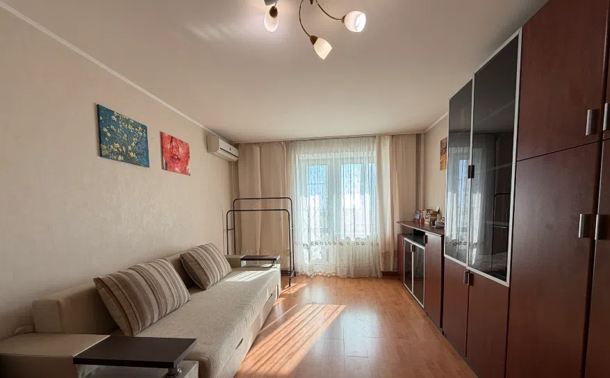 Продаётся 1-комнатная квартира, 42 м²