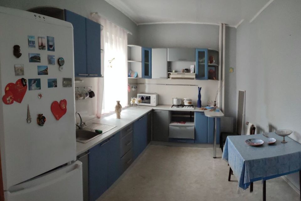 Продаётся 2-этажный дом, 400 м²