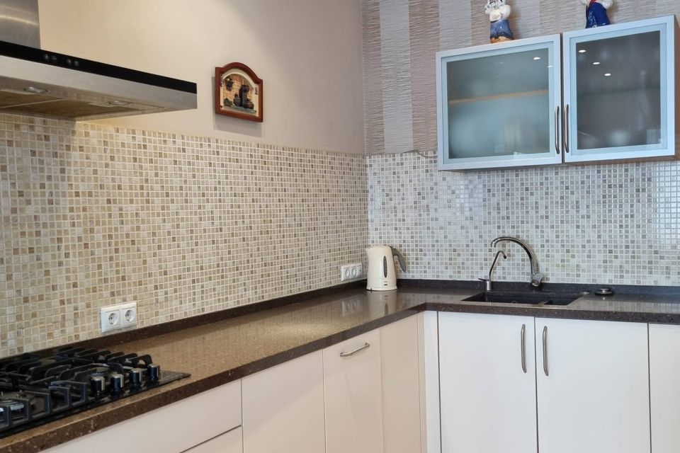 Продаётся 3-комнатная квартира, 132 м²