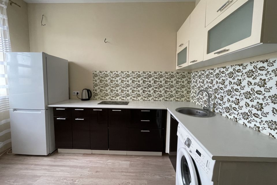 Продаётся 1-комнатная квартира, 42 м²