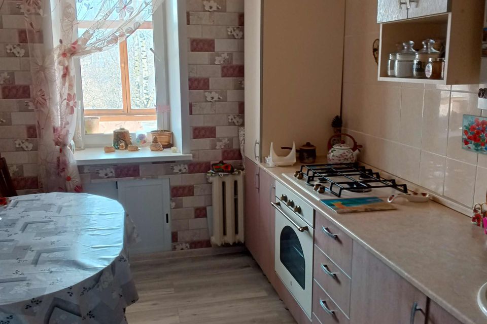 Продаётся 3-комнатная квартира, 61.3 м²