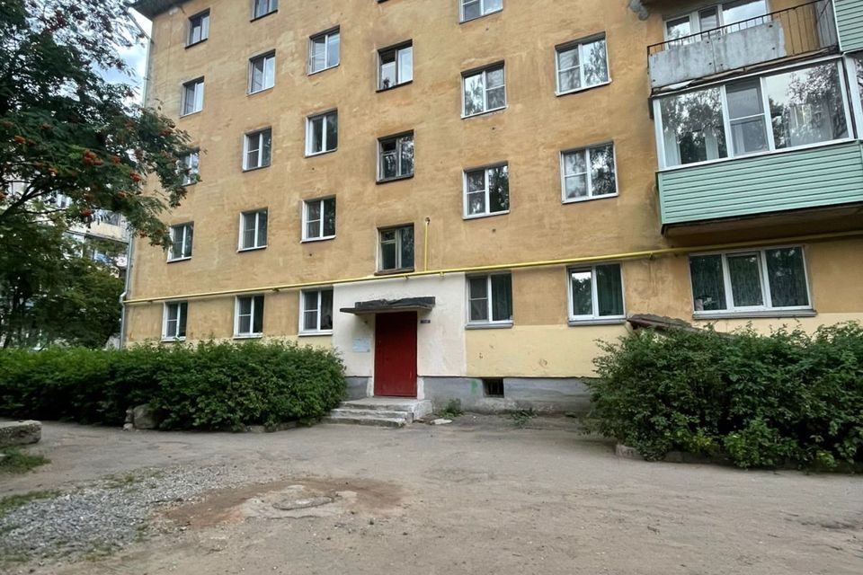 Продаётся 4-комнатная квартира, 62.1 м²
