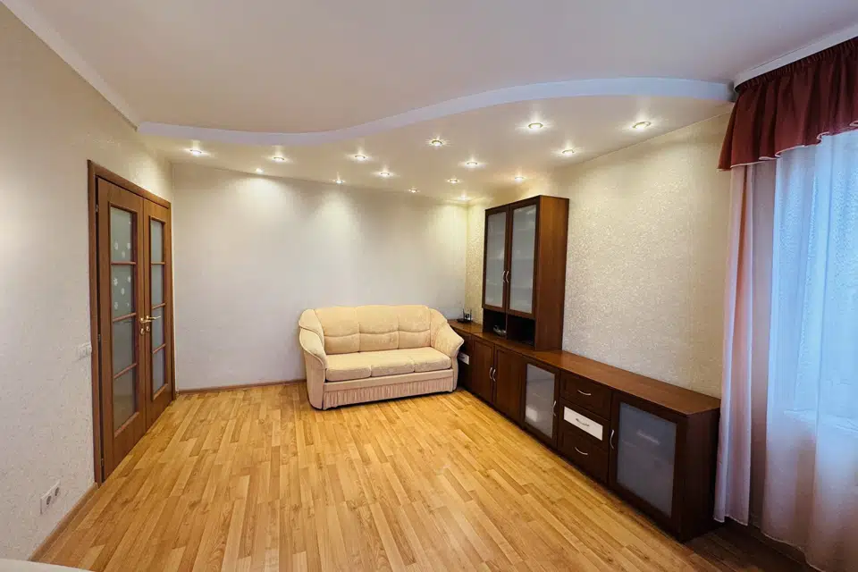 Продаётся 4-комнатная квартира, 100 м²