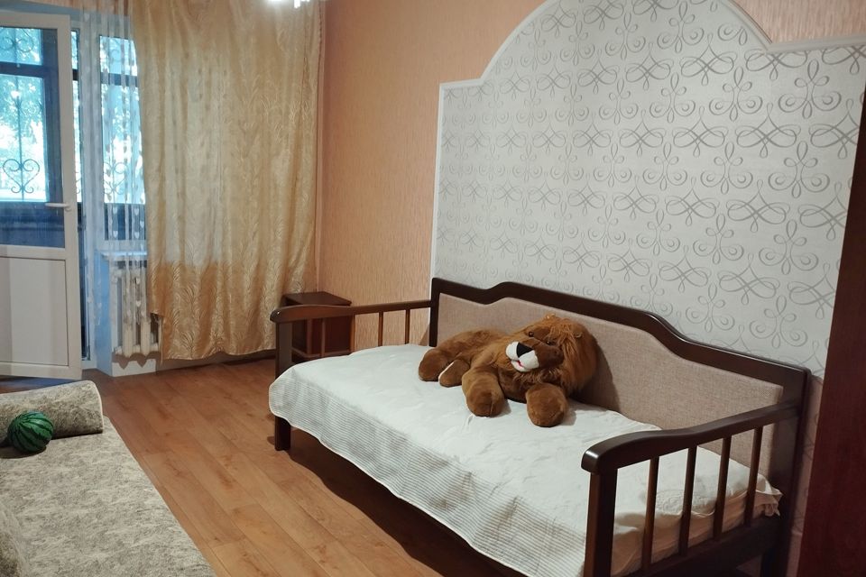 Продаётся 4-комнатная квартира, 98 м²