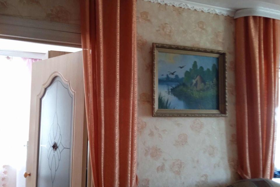 Продаётся 4-комнатная квартира, 60 м²
