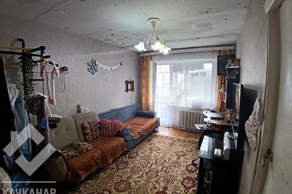 Продаётся 3-комнатная квартира, 52.3 м²