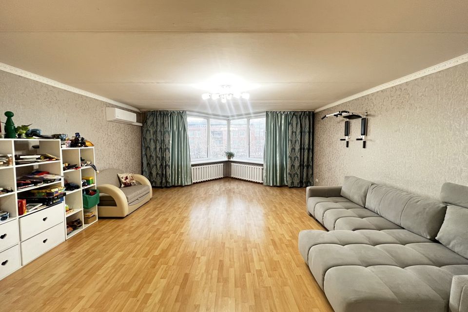 Продаётся 3-комнатная квартира, 112.5 м²