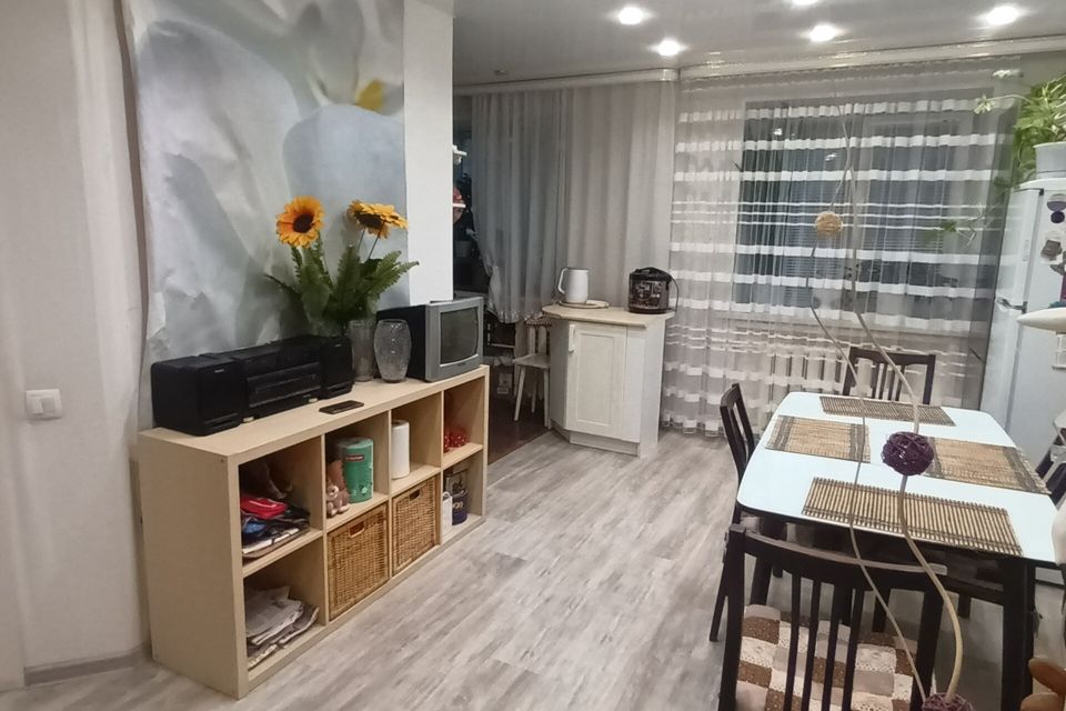 Продаётся 2-комнатная квартира, 58.2 м²