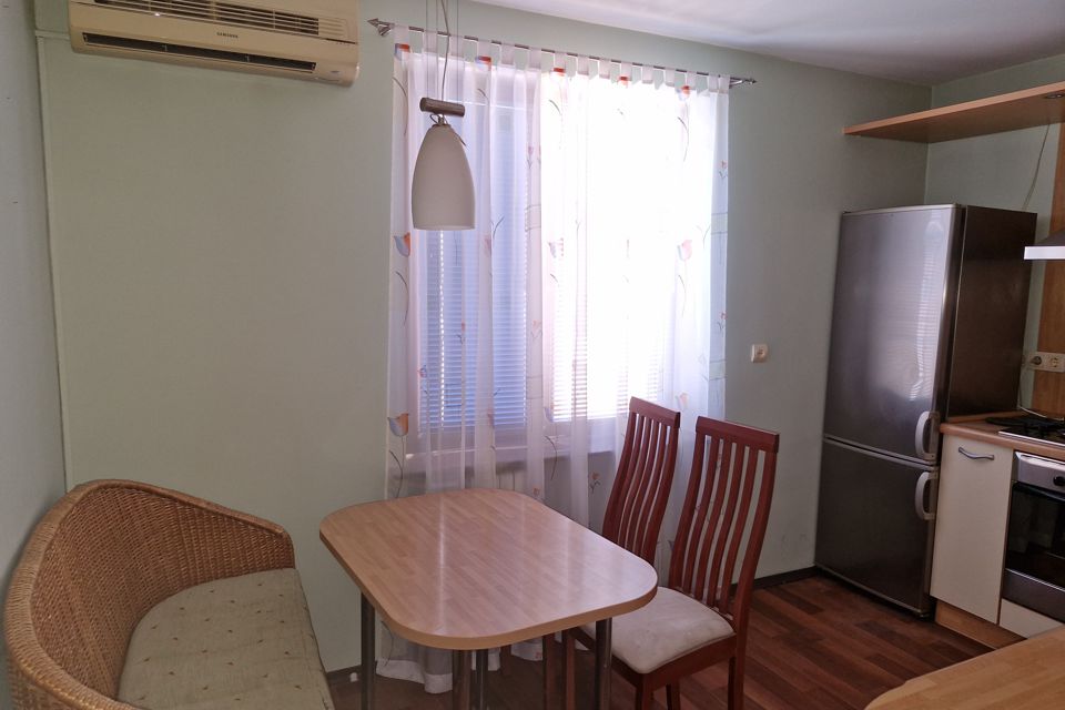 Продаётся 4-комнатная квартира, 76.7 м²