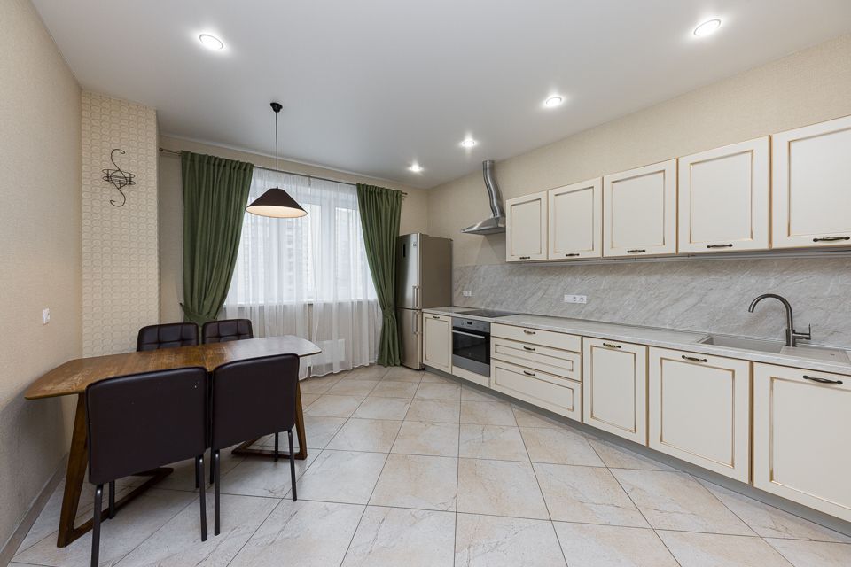 Продаётся 2-комнатная квартира, 67.7 м²