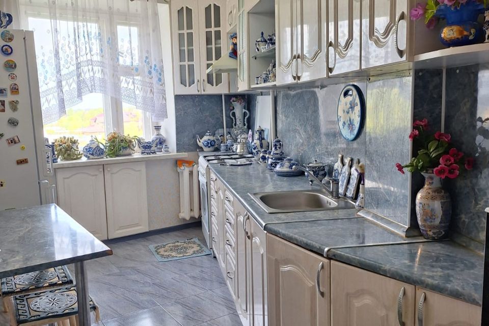 Продаётся 4-комнатная квартира, 77.6 м²