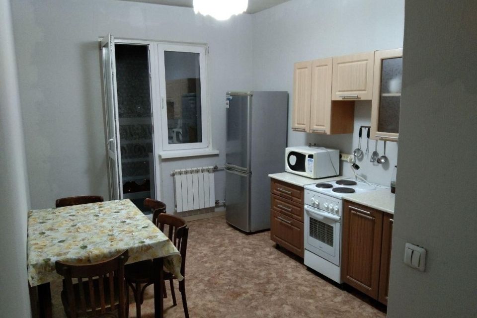 Сдаётся 2-комнатная квартира, 70 м²