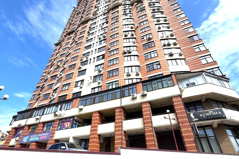 Продаётся 3-комнатная квартира, 153.2 м²