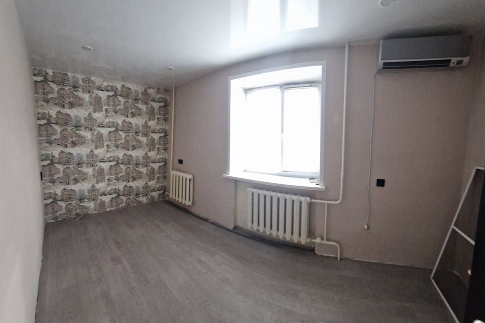 Продаётся 3-комнатная квартира, 48.9 м²