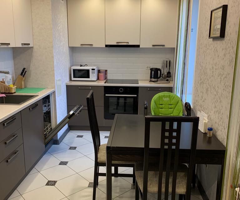 Продаётся 2-комнатная квартира, 57 м²