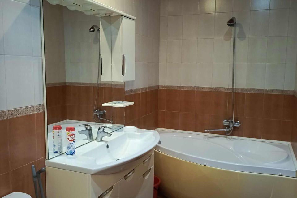 Сдаётся 2-комнатная квартира, 70 м²