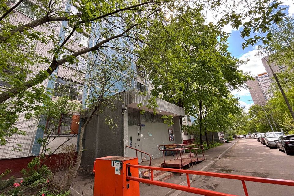 Продаётся 3 комнаты в 3-комн. квартире, 10 м²