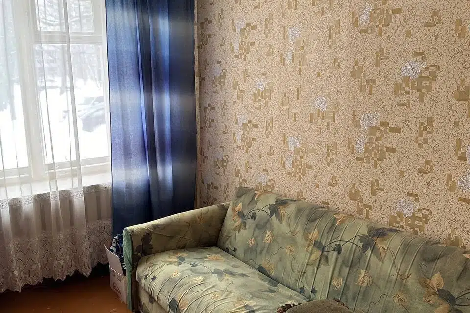 Продаётся 4-комнатная квартира, 57.2 м²