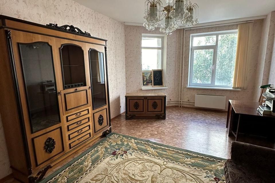 Продаётся 2-комнатная квартира, 82 м²