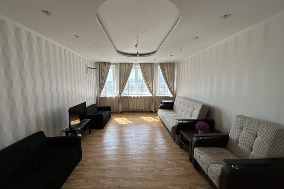 Продаётся 2-комнатная квартира, 82.6 м²