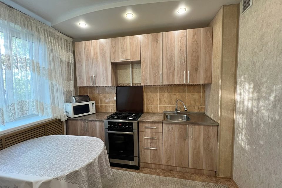 Продаётся 4-комнатная квартира, 70.94 м²