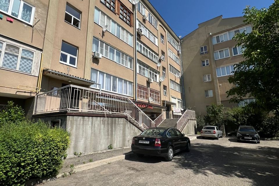 Продаётся 1-комнатная квартира, 52 м²