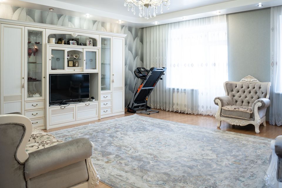 Продаётся 3-комнатная квартира, 123.4 м²