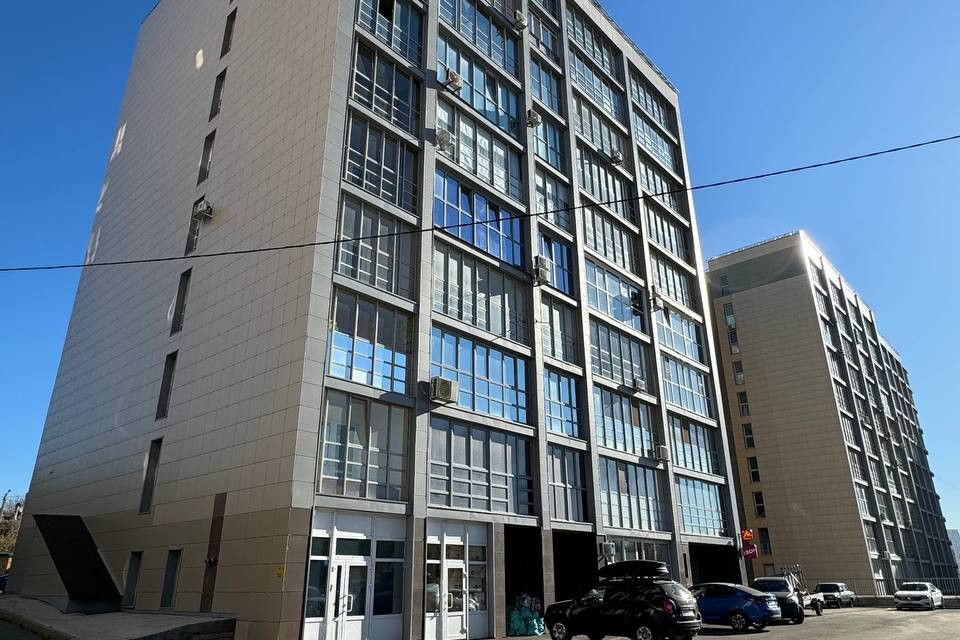 Продаётся 4-комнатная квартира, 160 м²