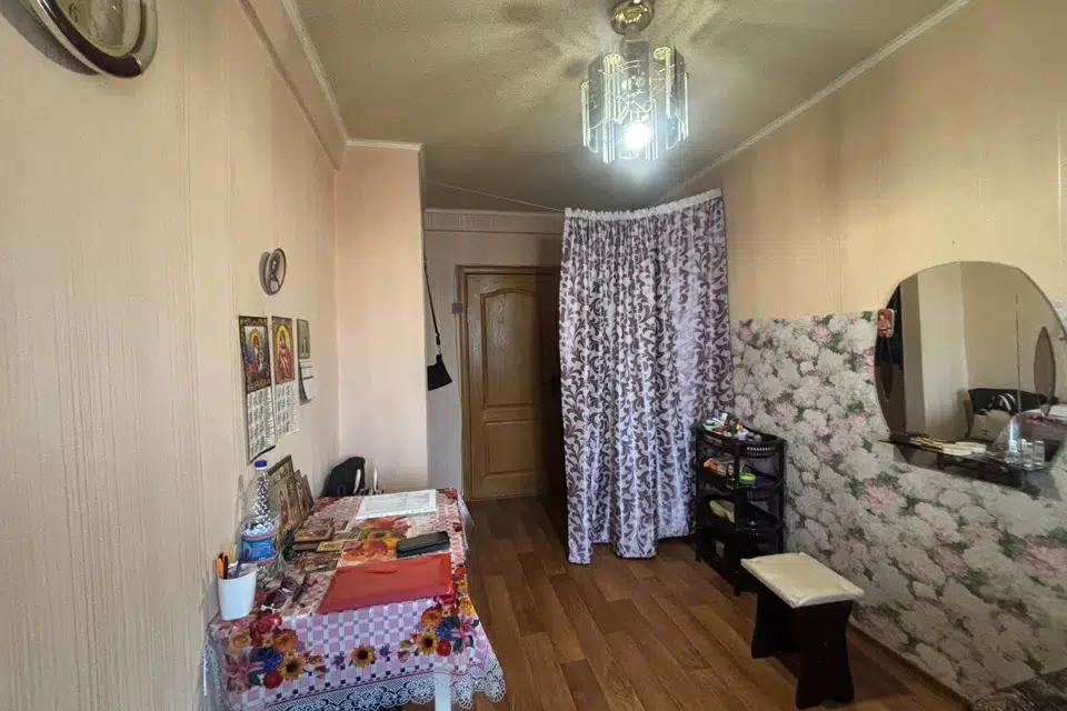 Продаётся комната в 4-комн. квартире, 12 м²