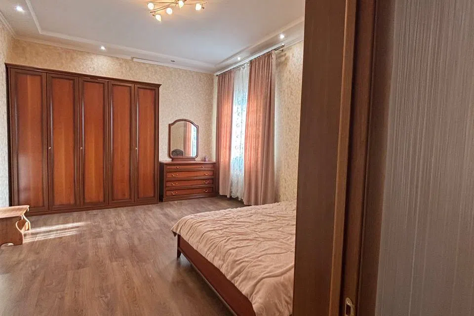 Продаётся 2-этажный дом, 217 м²