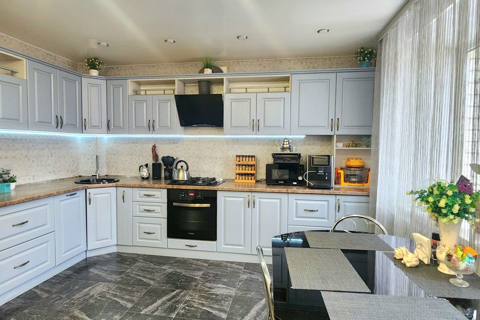 Продаётся 3-комнатная квартира, 93.2 м²