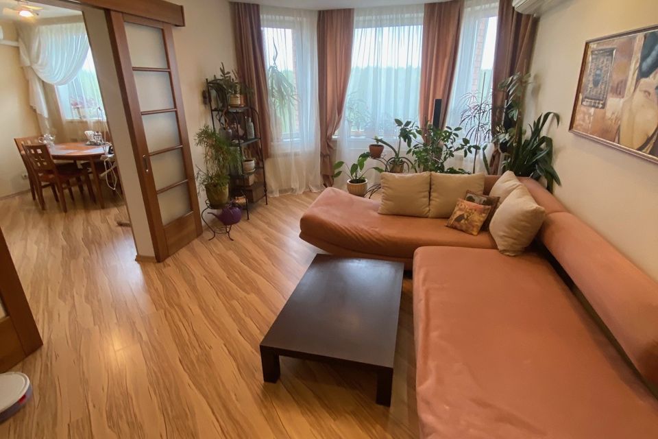 Продаётся 4-комнатная квартира, 113.1 м²
