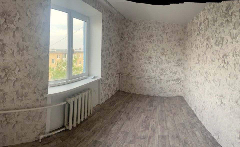 Продаётся 4-комнатная квартира, 60.5 м²