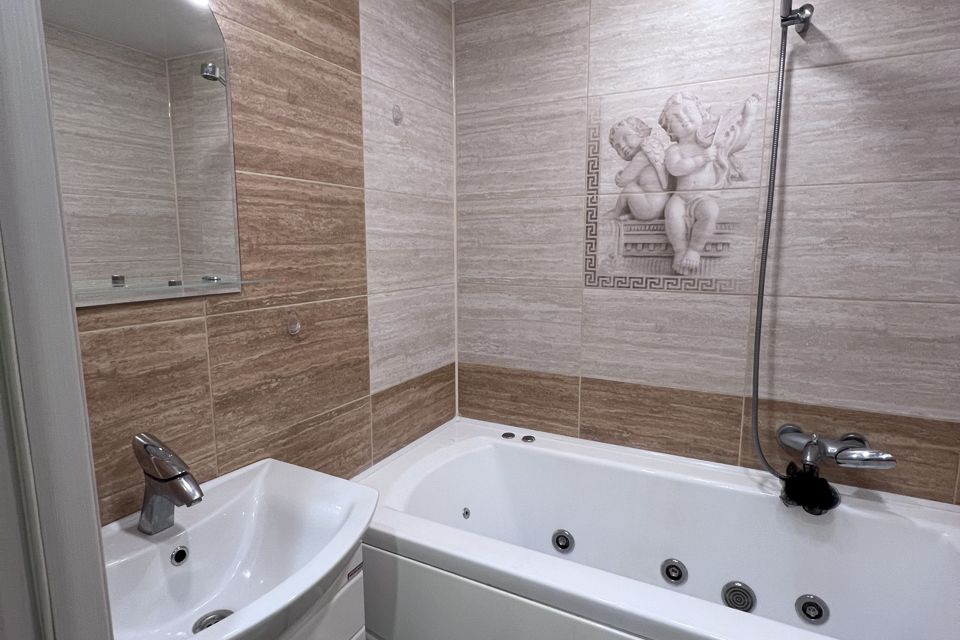 Продаётся 4-комнатная квартира, 72.9 м²