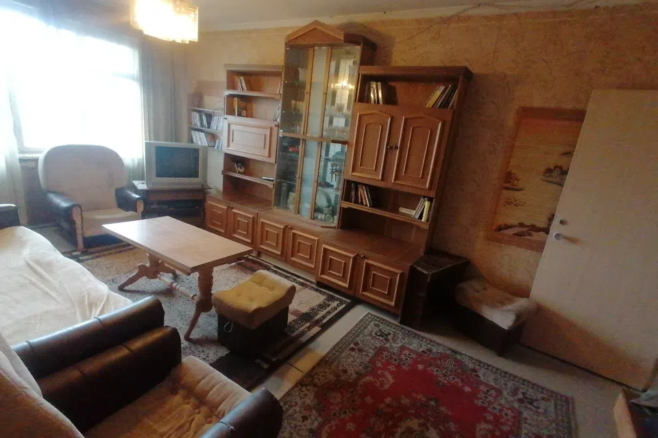 Продаётся 4-комнатная квартира, 87 м²