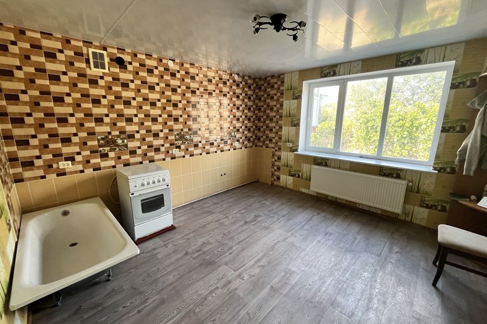 Продаётся 2-этажный дом, 200 м²