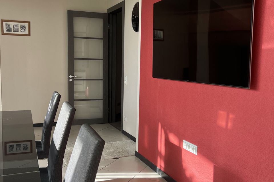 Продаётся 4-комнатная квартира, 372 м²