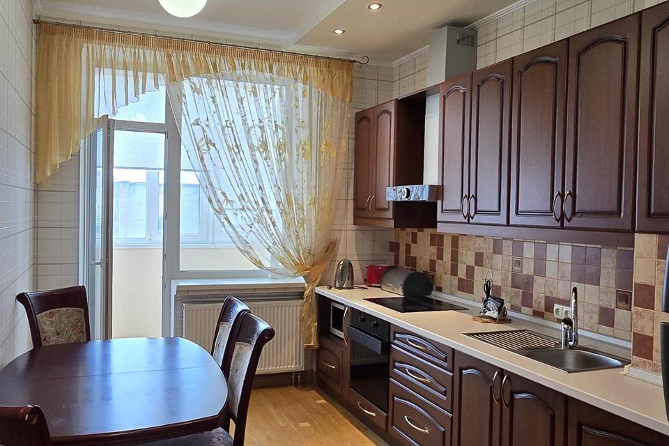 Продаётся 3-комнатная квартира, 102 м²