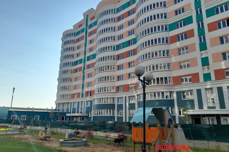 Продаётся 1-комнатная квартира, 42 м²