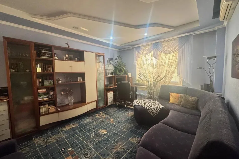 Продаётся 3-комнатная квартира, 76.7 м²
